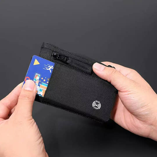 RFID Blocking Travel Wallet & Card Holder – Compact Zippered Pouch for Coins, Cash, and Credit Cards – Anti-Theft Organizer for Men Women, Ideal for Everyday Use & Travel