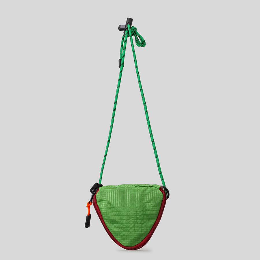 Waterproof Lightweight Crossbody Bag – Unisex Triangle Chest Pack for Hiking, Travel & Outdoor ActivitiesWaterproof Lightweight Crossbody Bag – Unisex Triangle Chest Pack for Hiking, Travel & Outdoor Activities