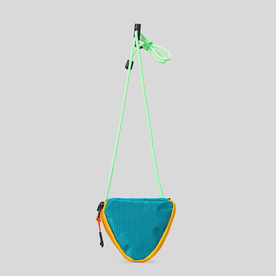 Waterproof Lightweight Crossbody Bag – Unisex Triangle Chest Pack for Hiking, Travel & Outdoor ActivitiesWaterproof Lightweight Crossbody Bag – Unisex Triangle Chest Pack for Hiking, Travel & Outdoor Activities